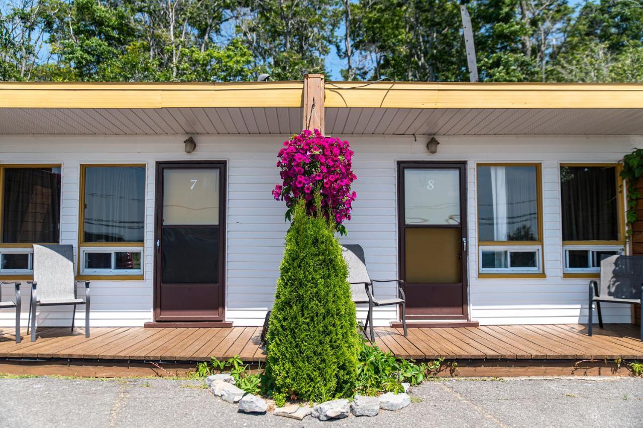 Motel Ile D'Orleans Sainte-Petronille ภายนอก รูปภาพ